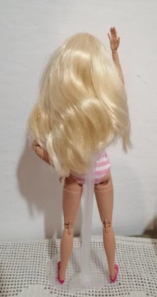 Barbie Made to Move con accessori spiaggia