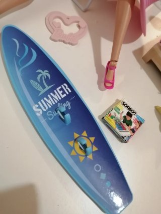 Barbie Made to Move con accessori spiaggia