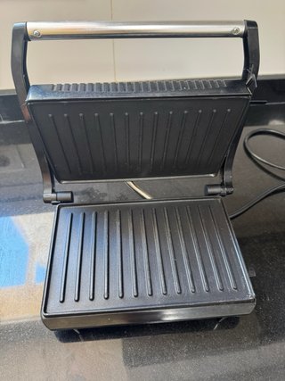 Sandwichera Grill Eléctrico Tristar