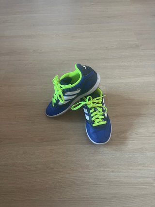 Zapatillas Adidas Fútbol Niño. Talla 33