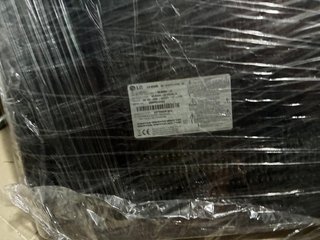 TV LG 42'' con soporte de pared