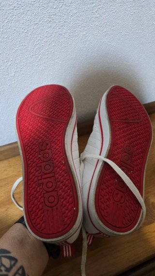 Sapatilhas Adidas Brancas com Listras