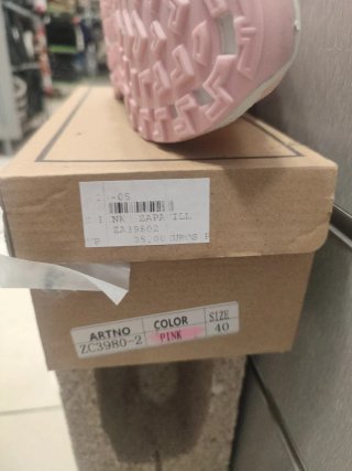 Zapatillas deportivas rosa y morado