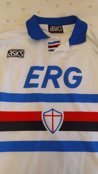 Camiseta vintage Asics blanca y azul sampdoria1990