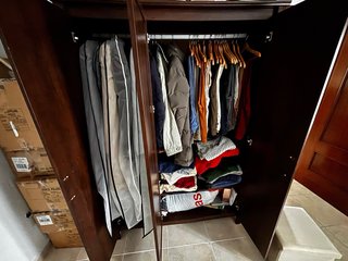 Armario madera con espejo