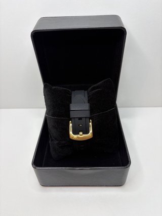 Reloj Hombre Negro y Dorado