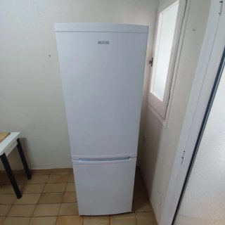 Nevera blanca