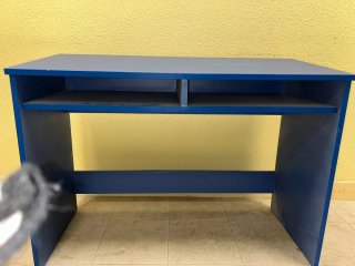 Mesa de estudio azul