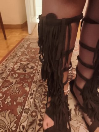 Sandalias romanas con flecos