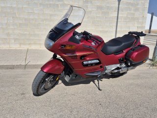 Honda ST 1100 Pan European Roja