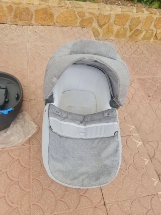 Carrito bebé Chicco con accesorios