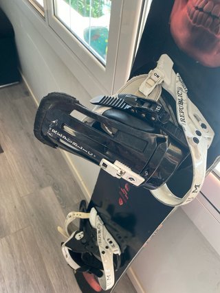 Tabla y fijaciones snowboard calaveras