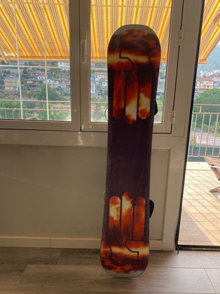 Tabla y fijaciones snowboard calaveras