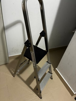 Escalera ALMESA 3 peldaños plegable