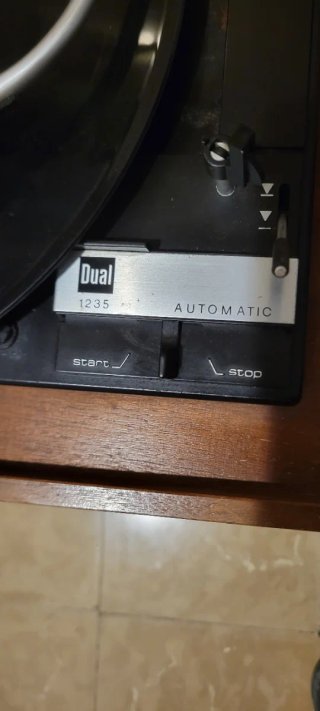 Tocadiscos DUAL 1235