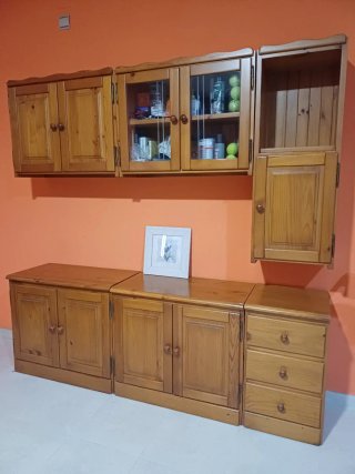 Mueble de madera modular vitrina y televisión