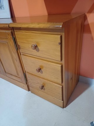 Mueble de madera modular vitrina y televisión