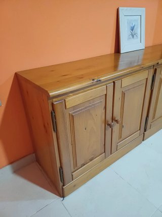 Mueble de madera modular vitrina y televisión
