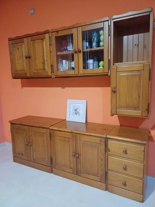 Mueble de madera modular vitrina y televisión
