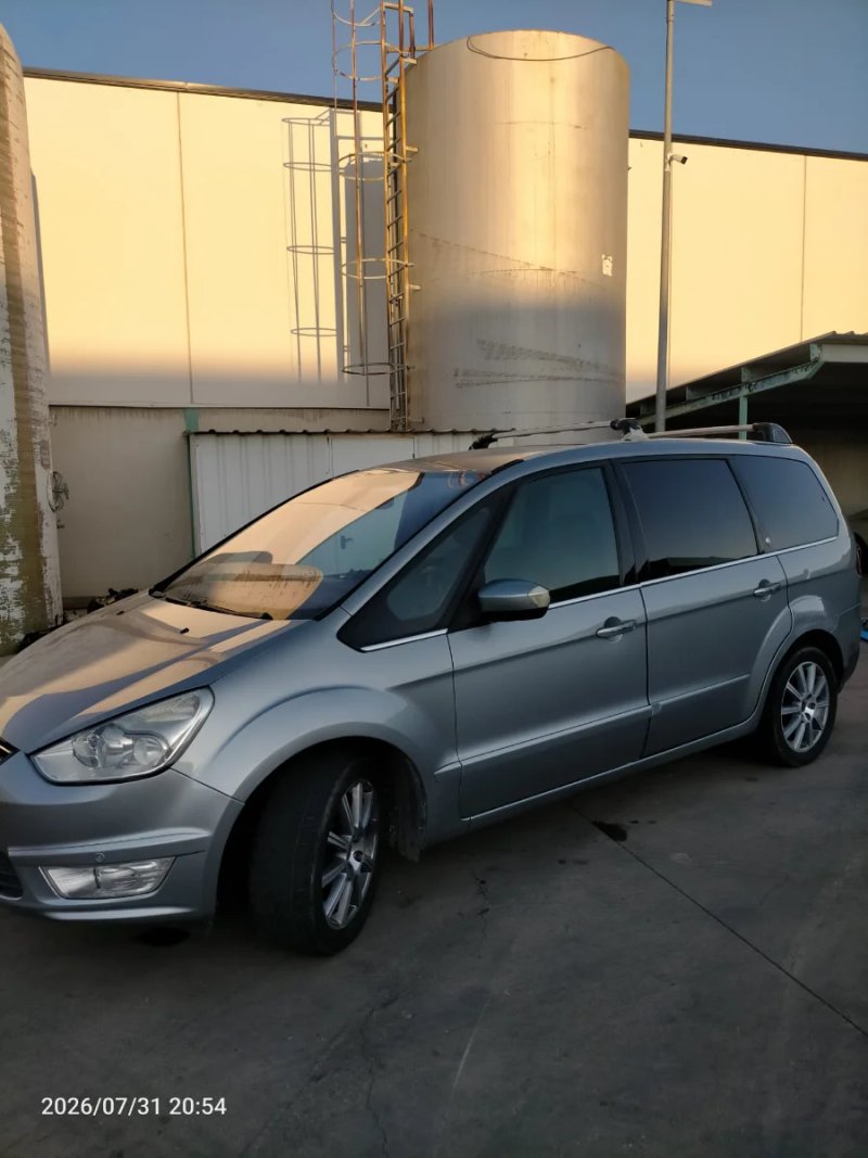 Ford Galaxy 2009 - foto 1
