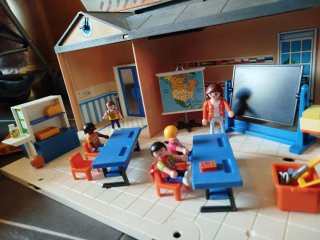 Playmobil: Escuela y Autobús Escolar