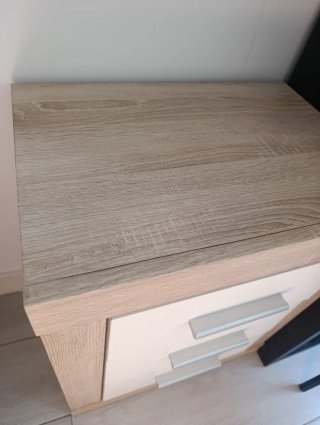 Cajonera de madera y plástico