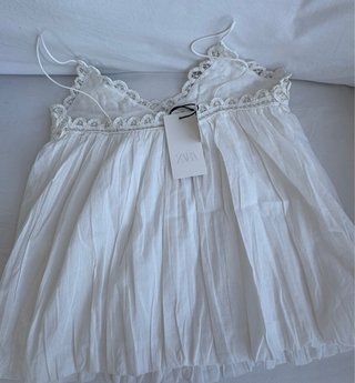 Blusa Zara bordada blanca