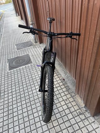 Bicicleta elèctrica de Carbono talla L solo 100km