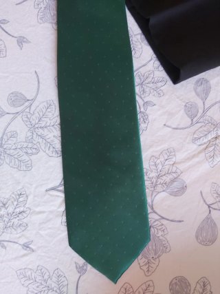Traje Kurt & Kross London Negro y Corbata Verde