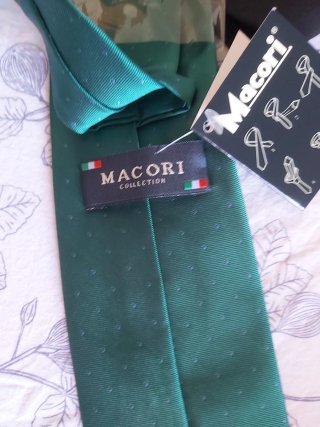 Traje Kurt & Kross London Negro y Corbata Verde