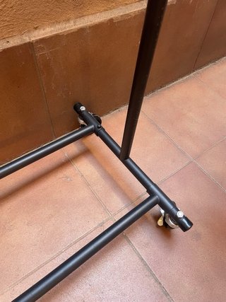 Burro para ropa metálico negro