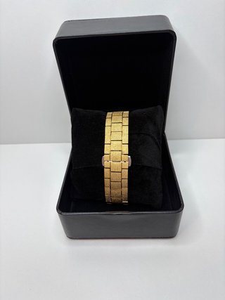Reloj Dorado