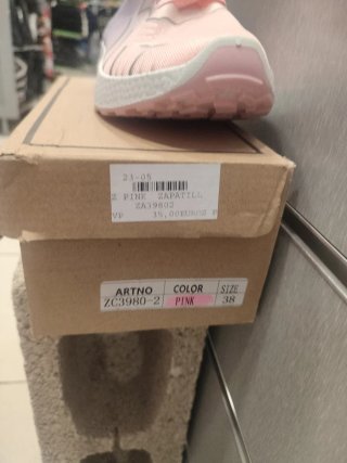 Zapatillas deportivas rosa y morado