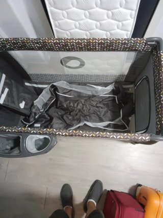 Cuna de viaje plegable