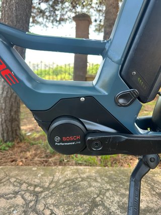 Bicicleta eléctrica cube