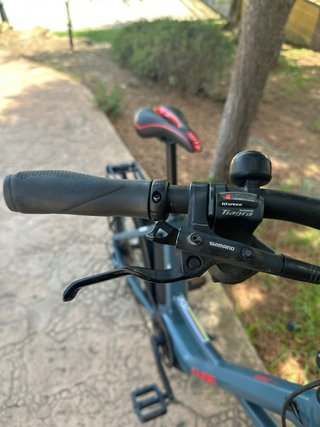 Bicicleta eléctrica cube