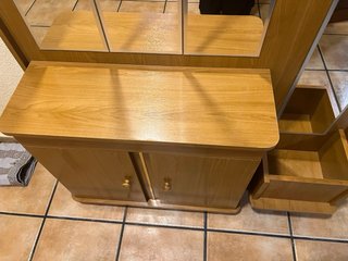 Mueble de entrada con espejo
