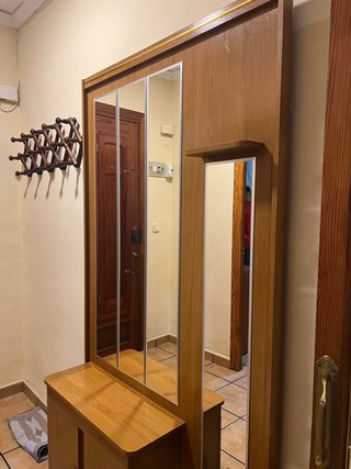 Mueble de entrada con espejo