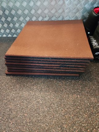 8 Losetas de caucho para gimnasio 50x50x2