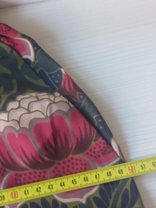 Pantaloni in seta fantasia floreale