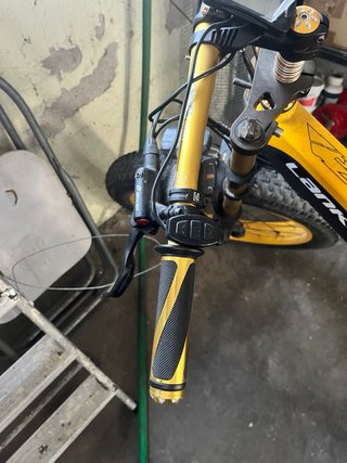 Manopole Bici Oro e Nero