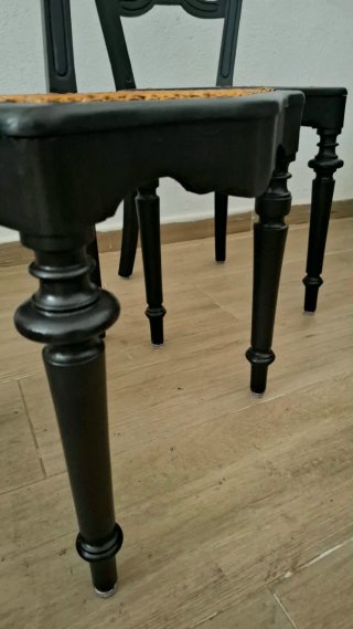 Juego de 2 sillas antiguas con cojines