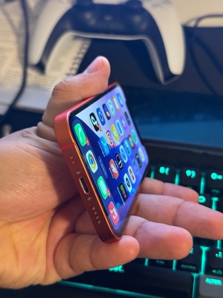 iPhone 12 mini rojo