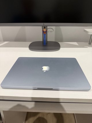 MacBook Air 13,6¨/M4//16GB Memoria/512GB capacidad