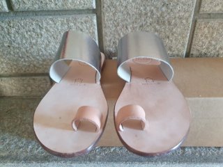 Sandalias Alohas Beige y Plateadas