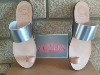 Sandalias Alohas Beige y Plateadas