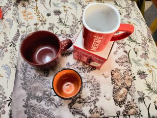 Lote indivisible: mug,taza Nescafé,tazón y frasco
