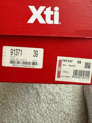 Zapatos XTI talla 39 plata