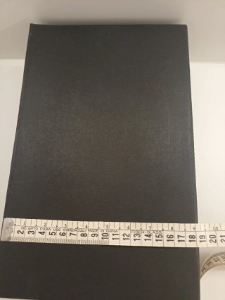 Caja negra forrada raso azul