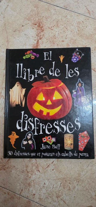 El libre de les disfresses